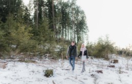 paarshooting valentinstag im bayerischen wald bei straubing im winter, moritz und selina