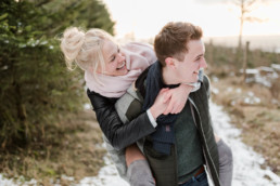 paarshooting valentinstag im bayerischen wald bei straubing im winter, moritz und selina