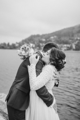 Brautpaarshooting bei einer Hochzeitsfeier am Tegernsee fotografiert von Hochzeitsfotografin Veronika Anna Fotografie aus Muenchen