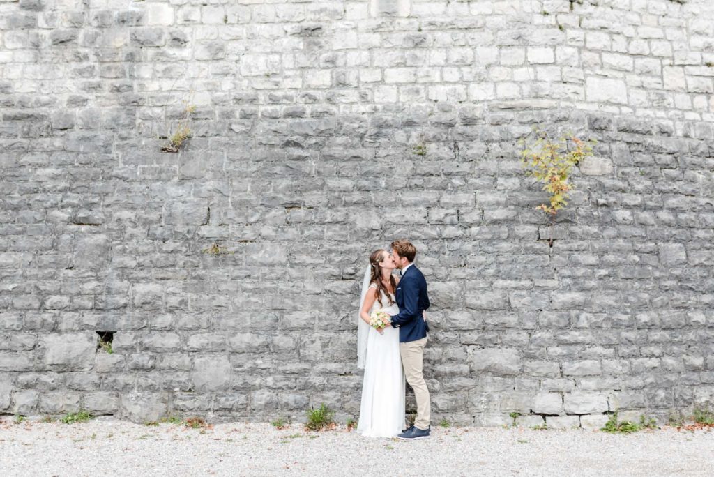 Romantische Paarfotos von Hochzeitsfotografin Veronika Anna Fotografie, aufgenommen an einer Herbsthochzeit am Kochelsee. Hochzeitsfotograf Kochelsee