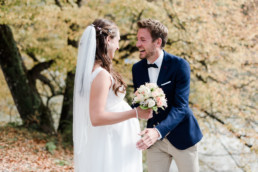 Hochzeit mit Babybauch am Kochelsee. Fotografiert von Veronika Anna Fotografie aus dem bayerischen Wald.