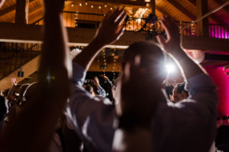 Hoch die Hände Partystimmung zur Hochzeit