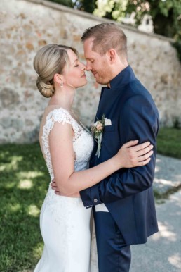 Frisch getraut und verliebt, fotografiert von Veronika Anna Fotografie