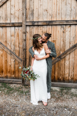 Brautpaarshooting mit Veronika Anna Fotografie, bei Boho Hochzeit im bayerischen Wald