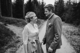Hochzeitsfotograf Deggendorf, Veronika Anna Fotografie hat dieses Brautpaar nach dem Standeamt im bayerischen Wald an der Rusel fotografiert