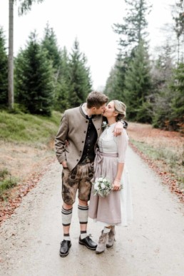 Shooting zur standesamtlichen Hochzeit im bayerischen Wald, natürliche Hochzeitsfotografie von Veronika Anna Fotografie