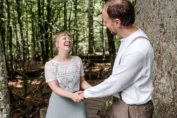 Natürliche Hochzeitsfotografie im bayerischen Wald.