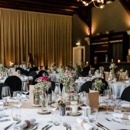 Das Mannschaftscasino in Straubing ist eine elegante Hochzeitslocation für die Hochzeit vom Brautpaar fotografiert von Veronika Anna Fotografie