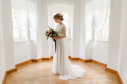 Natürliche Hochzeitsbilder von der Hochzeitsfotografin Veronika Anna Fotografin bei der Location Schloss Maierhofen