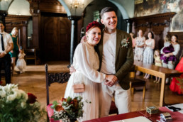 Natürliche Hochzeit und Brautpaar Bilder im bayerischen Wald von Fotografin Veronika Anna