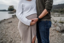Natürliche Paarfotos von Veronika Anna Fotografie an der Donau