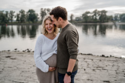 Fotos vom Babybauch und Paarshooting in der Natur von Veronika Anna Fotografie