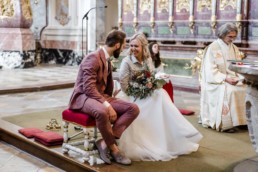 Natürliche Hochzeitsfotos vom Brautpaar in Bayern von der Fotografin Veronika Anna
