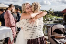 Natürliche Reportage bei einer Hochzeit im bayerischen Wald von Veronika Anna