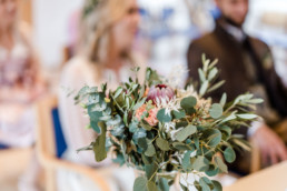 Natürliche Reportage von Herzen bei einer Hochzeit im bayerischen Wald von Veronika Anna