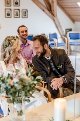 Natürliche Reportage bei einer standesamtlichen Hochzeit in Bayern