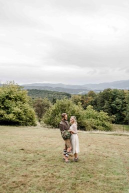 Naturverliebt im bayerischen Wald bei einer Hochzeit von Veronika Anna fotografiert