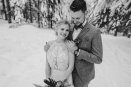 Eine natürliche Hochzeit im Winter im bayerischen Wald von Veronika Anna Fotografie