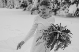 Natürliche Brautfotos im bayerischen Wald von Veronika Anna Fotografie