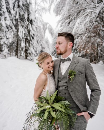 Natürliche Paarfotos am Tag der Hochzeit in Bayern von Veronika Anna Fotografie