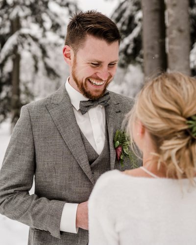 Die Hochzeitsfotografin Veronika Anna Fotografie bei einer winterlichen Hochzeit im Januar