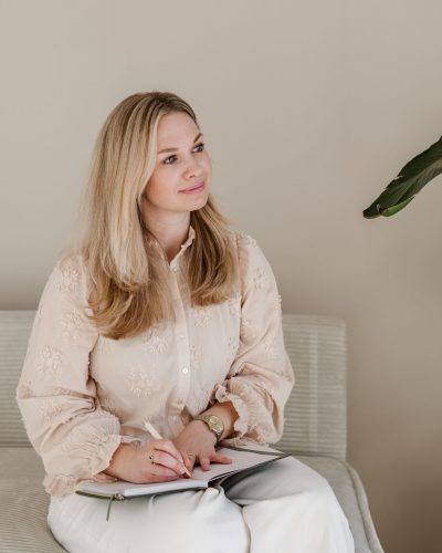 personal-branding-fotoshooting-straubing-fotograf-veronika-anna-portraitfotos-johanna-habel-08