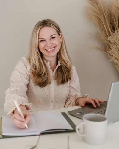 personal-branding-fotoshooting-straubing-fotograf-veronika-anna-portraitfotos-johanna-habel-10