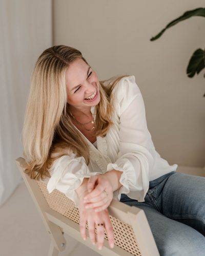 personal-branding-fotoshooting-straubing-fotograf-veronika-anna-portraitfotos-johanna-habel-16
