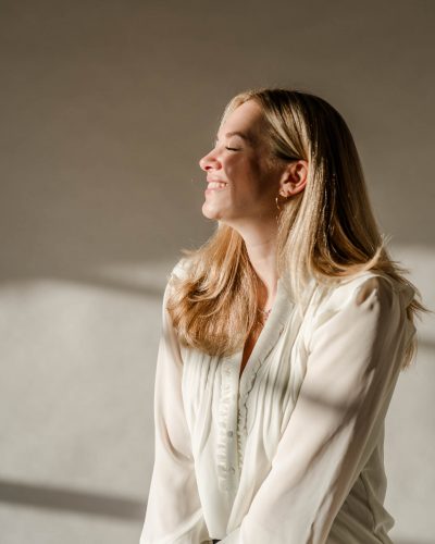 personal-branding-fotoshooting-straubing-fotograf-veronika-anna-portraitfotos-johanna-habel-17