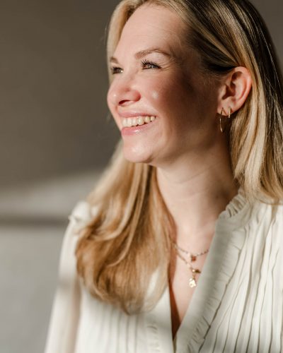 personal-branding-fotoshooting-straubing-fotograf-veronika-anna-portraitfotos-johanna-habel-18